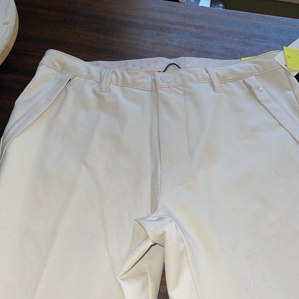 All in motion 90% recycled polyester material